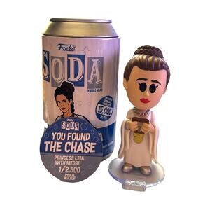 Funko Soda Star Wars Leia With Medal CHASE Vinyl Bobble-Head